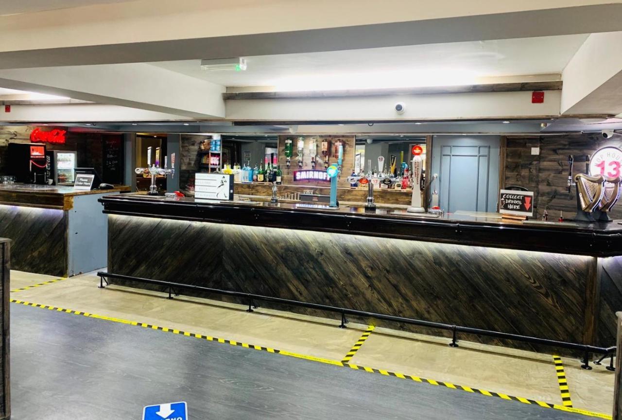 Fairways Lodge & Leisure Club Prestwich Buitenkant foto