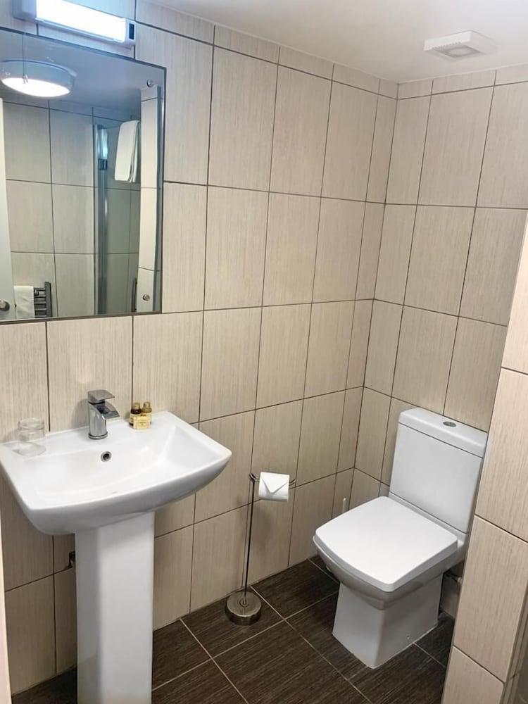 Fairways Lodge & Leisure Club Prestwich Buitenkant foto