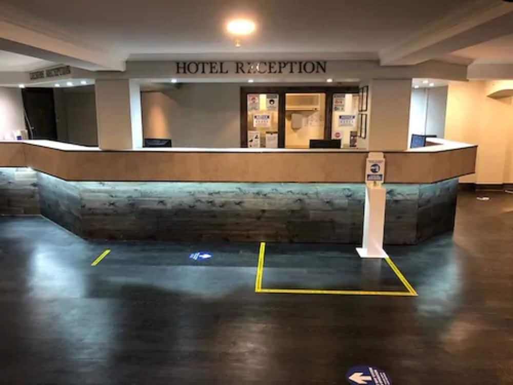 Fairways Lodge & Leisure Club Prestwich Buitenkant foto