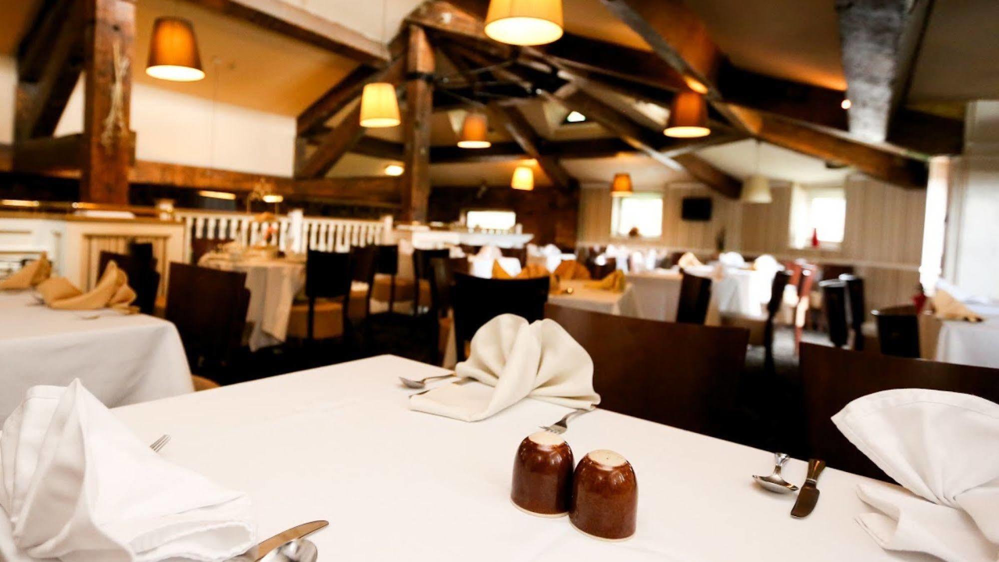 Fairways Lodge & Leisure Club Prestwich Buitenkant foto