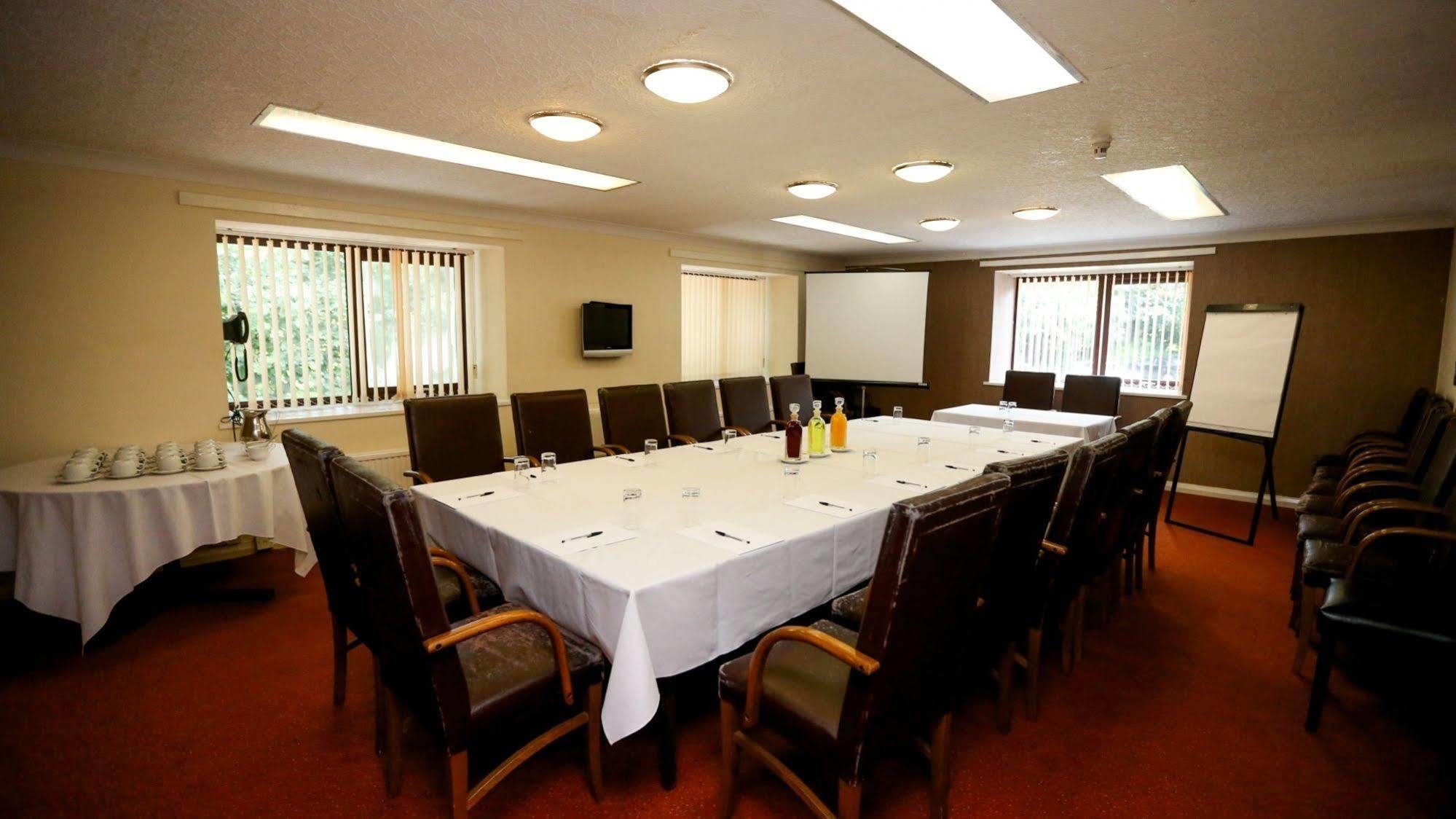 Fairways Lodge & Leisure Club Prestwich Buitenkant foto